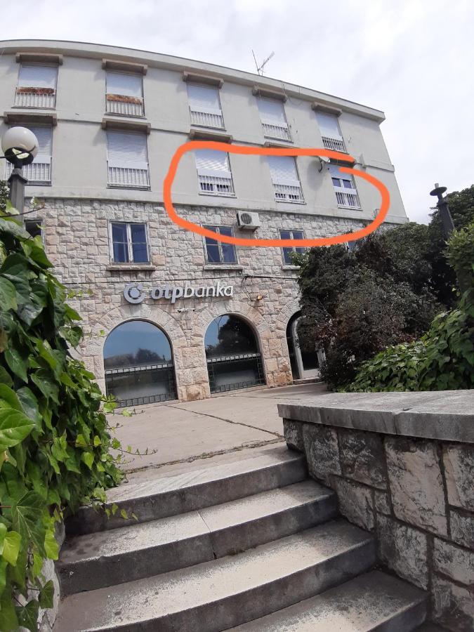 Apartman Petrovic City Center Трогир Екстериор снимка