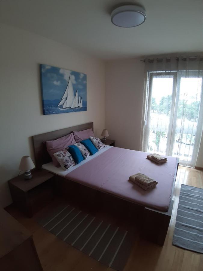Apartman Petrovic City Center Трогир Екстериор снимка