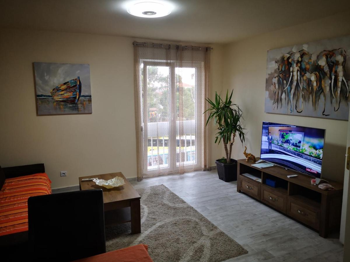 Apartman Petrovic City Center Трогир Екстериор снимка