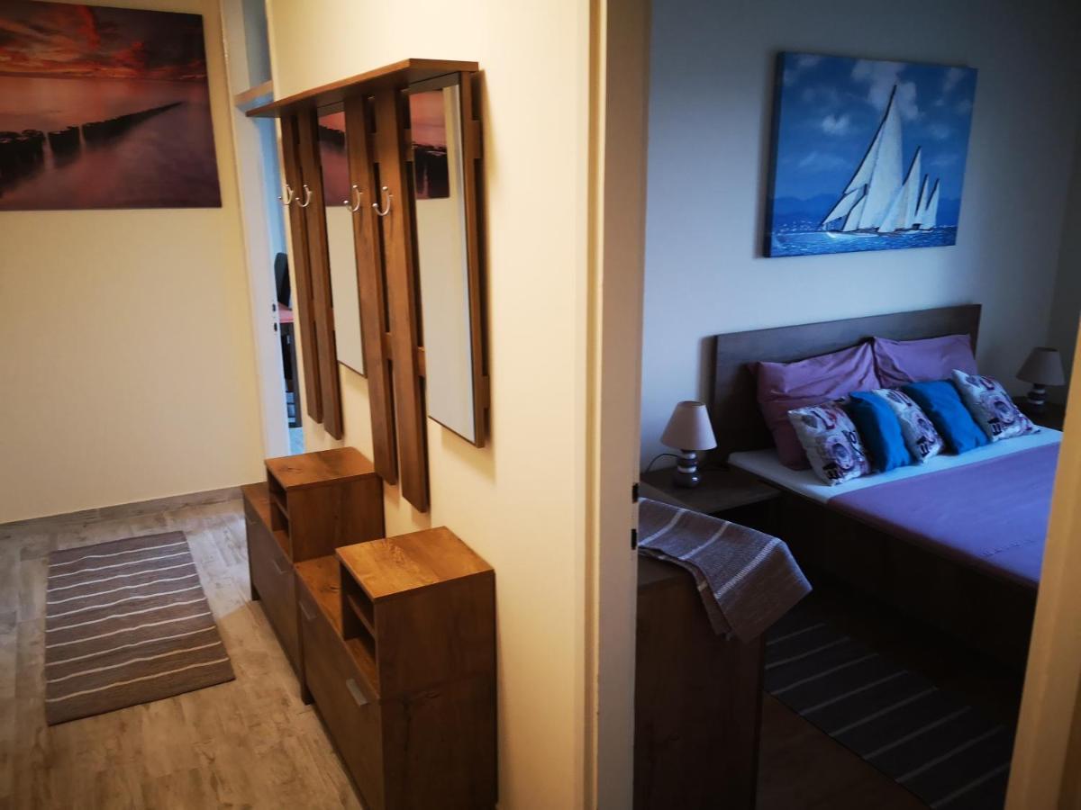 Apartman Petrovic City Center Трогир Екстериор снимка