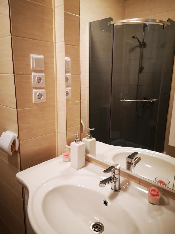 Apartman Petrovic City Center Трогир Екстериор снимка