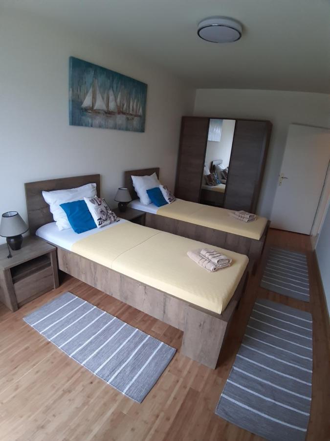 Apartman Petrovic City Center Трогир Екстериор снимка